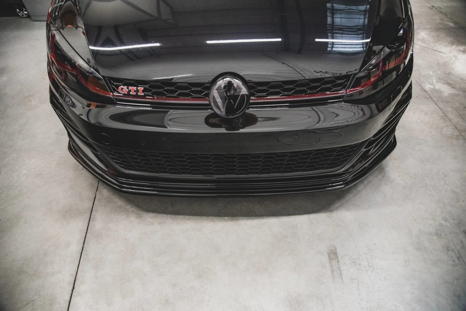 Maxton Design Frontsplitter für VW Golf 7 GTI TCR – Schwarz glänzend