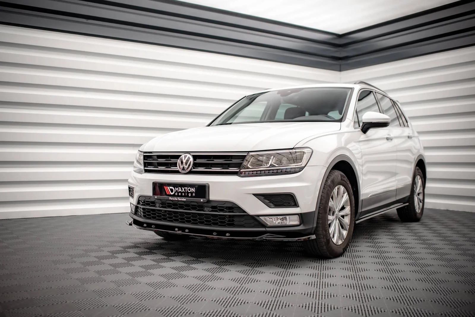 Maxton Design Frontsplitter für VW Tiguan Mk2 – Schwarz glänzend