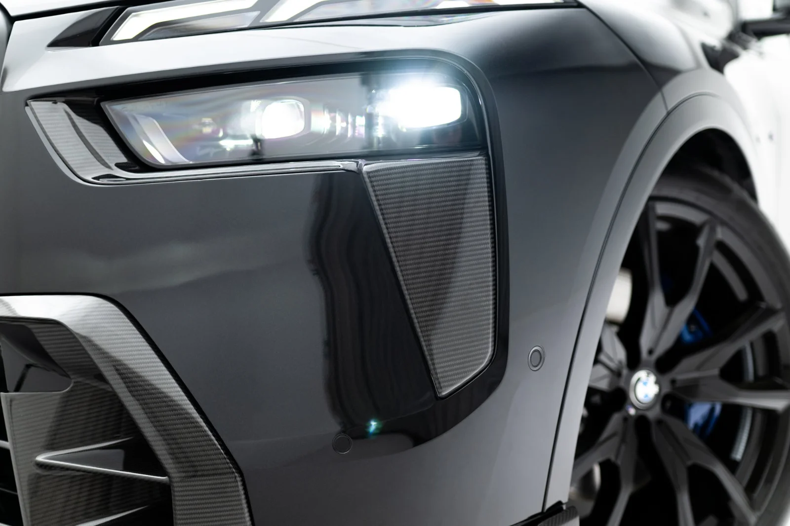 Maxton Design Frontstoßstange für BMW X7 M-Paket G07 FL – Sichtcarbon – CF-BM-X7-07F-MPACK-FBB1-245-P