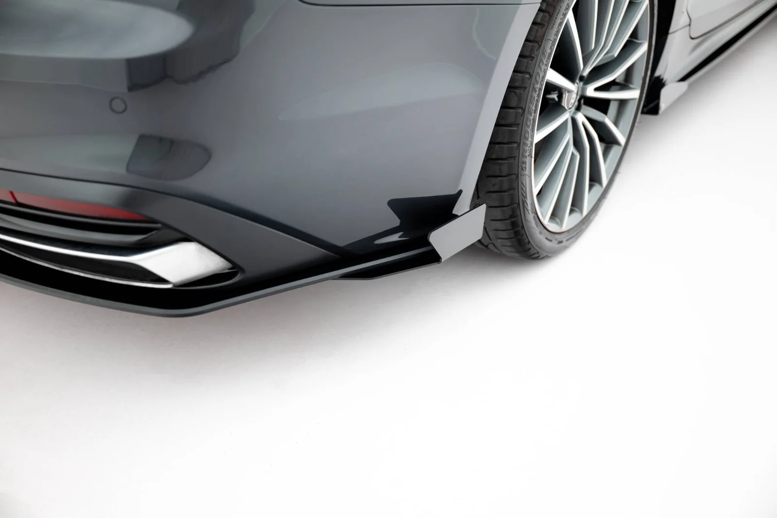 Maxton Design Heck-Seitenflaps für Audi A5 F5 FL – Schwarz matt