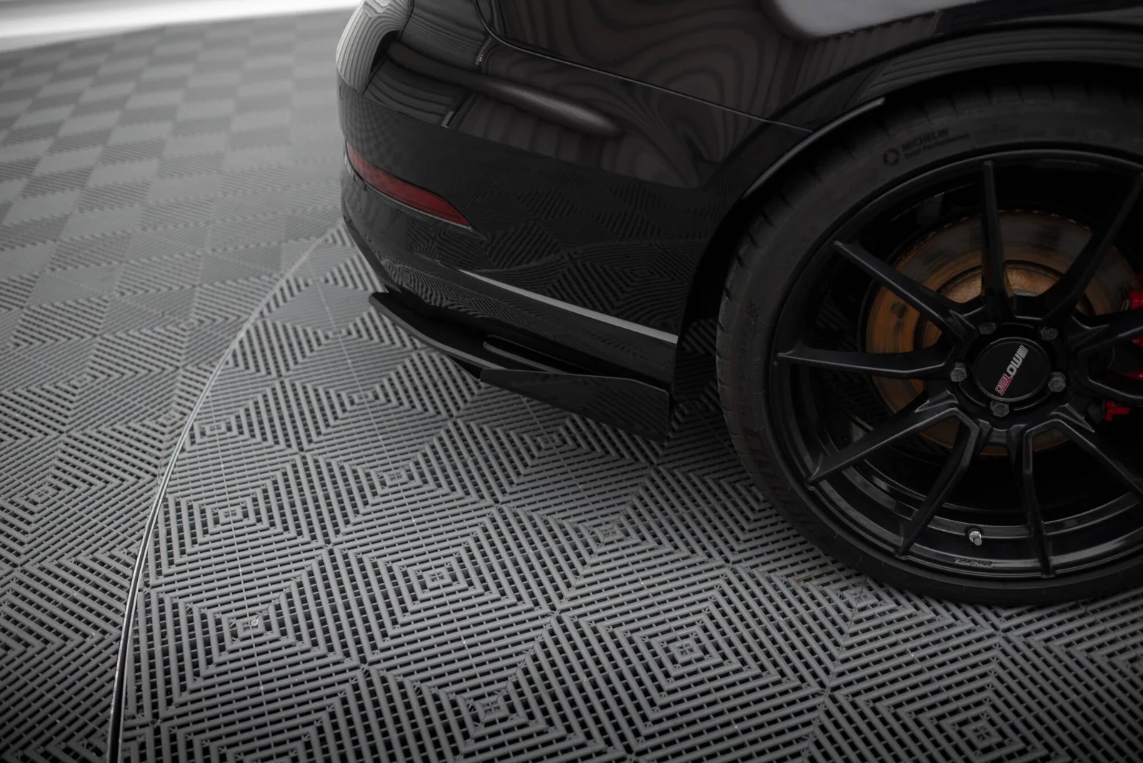 Maxton Design Heck-Seitenflaps für Audi RS3 8V FL – Schwarz matt