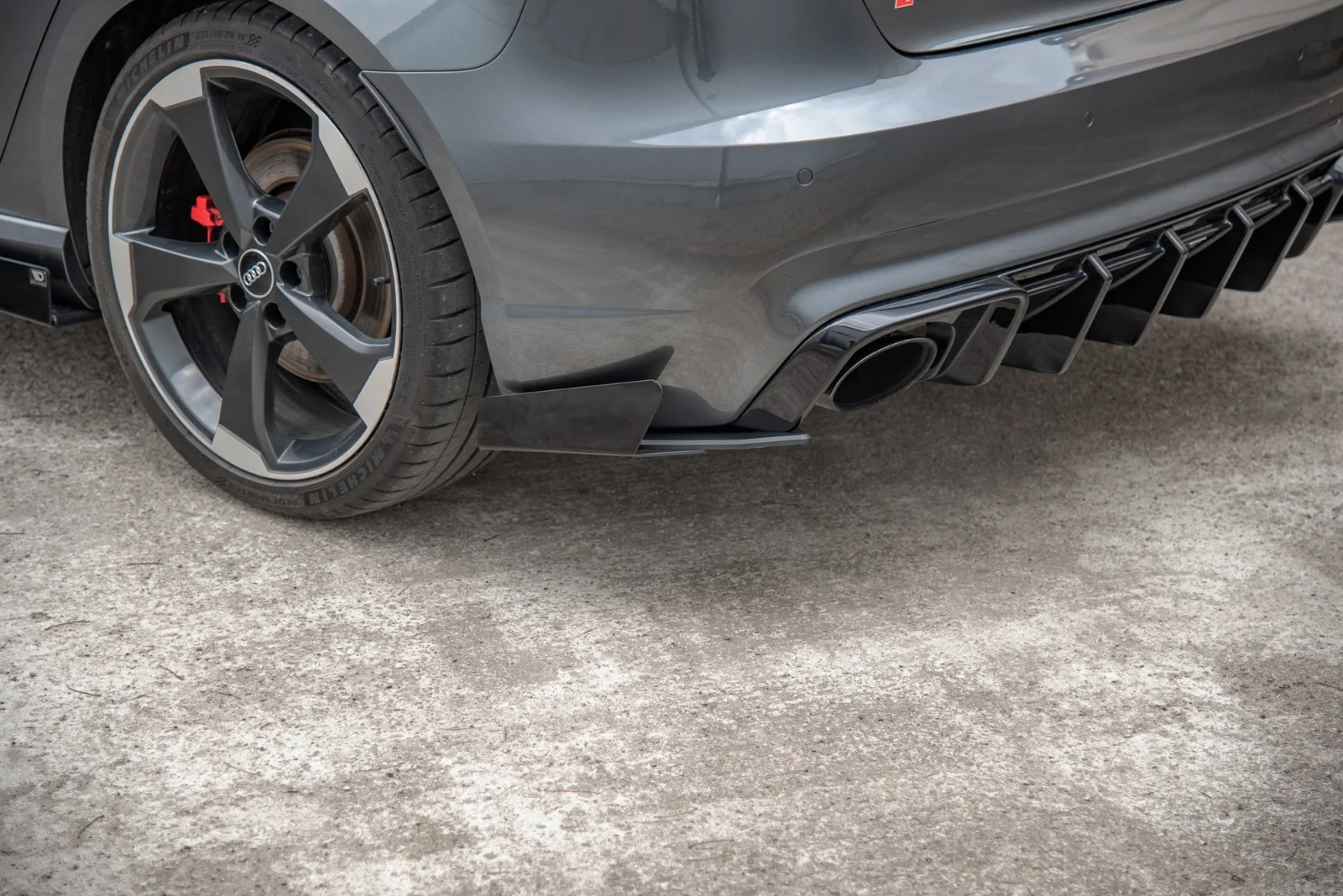 Maxton Design Heck-Seitenflaps für Audi RS3 8V – Schwarz matt