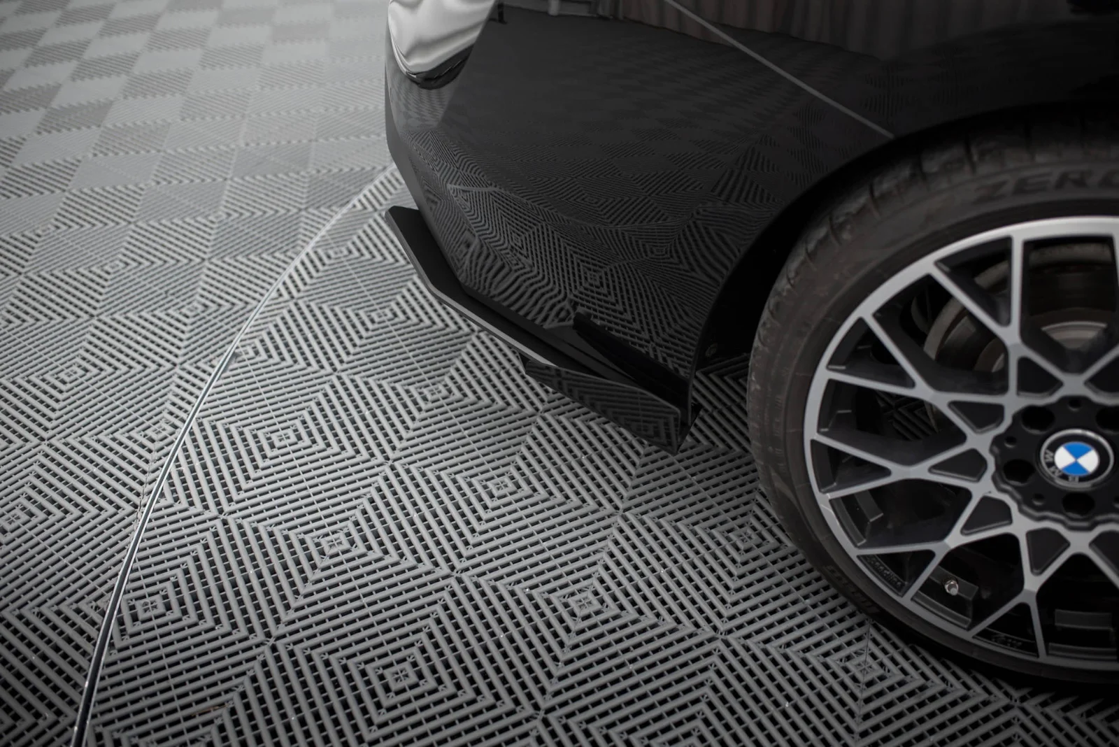 Maxton Design Heck-Seitenflaps für BMW 2er G42 – Schwarz matt