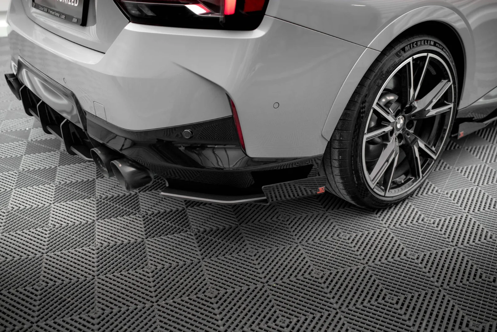 Maxton Design Heck-Seitenflaps für BMW 2er M240i G42 – Schwarz matt