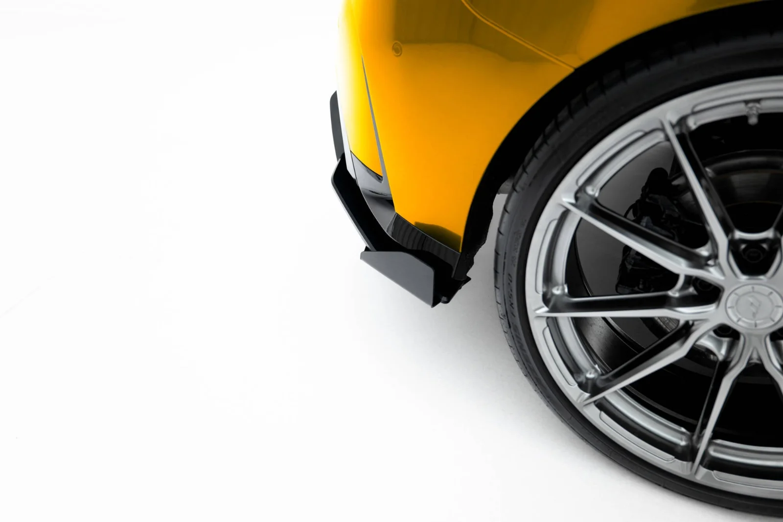 Maxton Design Heck-Seitenflaps V.1 für BMW 1er M-Paket F70 – Schwarz matt