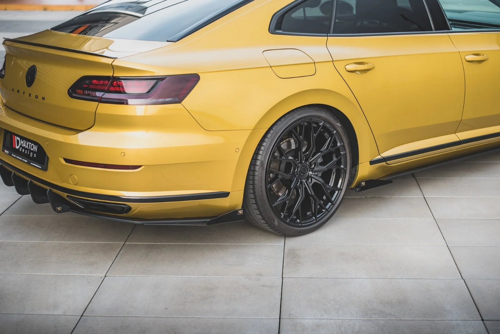 Maxton Design Heck-Seitenflaps für VW Arteon R-Line Mk1 – Schwarz matt