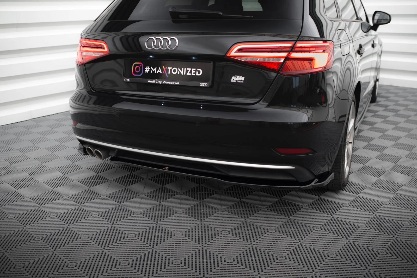 Maxton Design Heck-Seitensplitter für Audi A3 8V FL – Schwarz glänzend