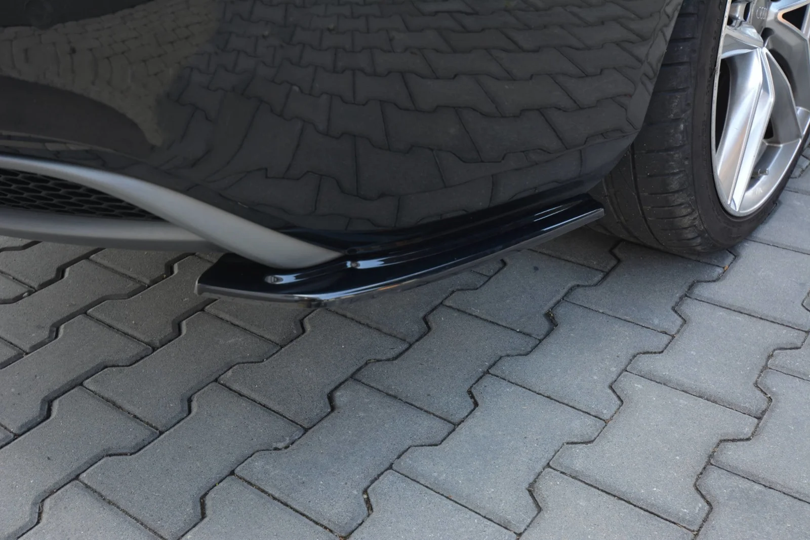 Maxton Design Heck-Seitensplitter für Audi A5 S line 8T FL – Schwarz glänzend – AU-A5-1F-SLINE-SB-RSD1G