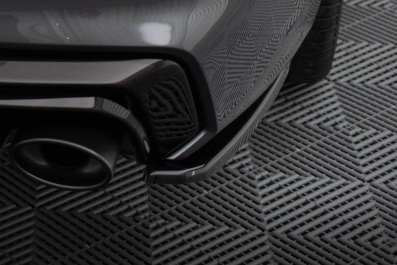 Maxton Heck-Seitensplitter für Audi A7 S line C8 S7 FL – Schwarz glänzend