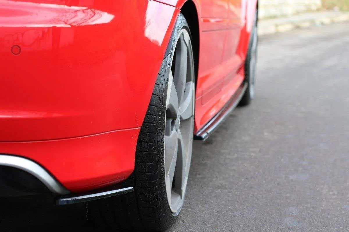Maxton Design Heck-Seitensplitter für Audi RS3 8P – Schwarz glänzend