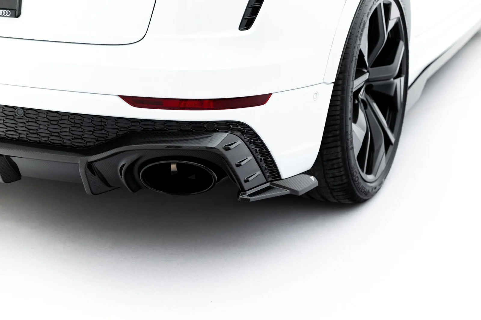 Maxton Design Heck-Seitensplitter für Audi RSQ8 Mk1 – Sichtcarbon (Prepreg)