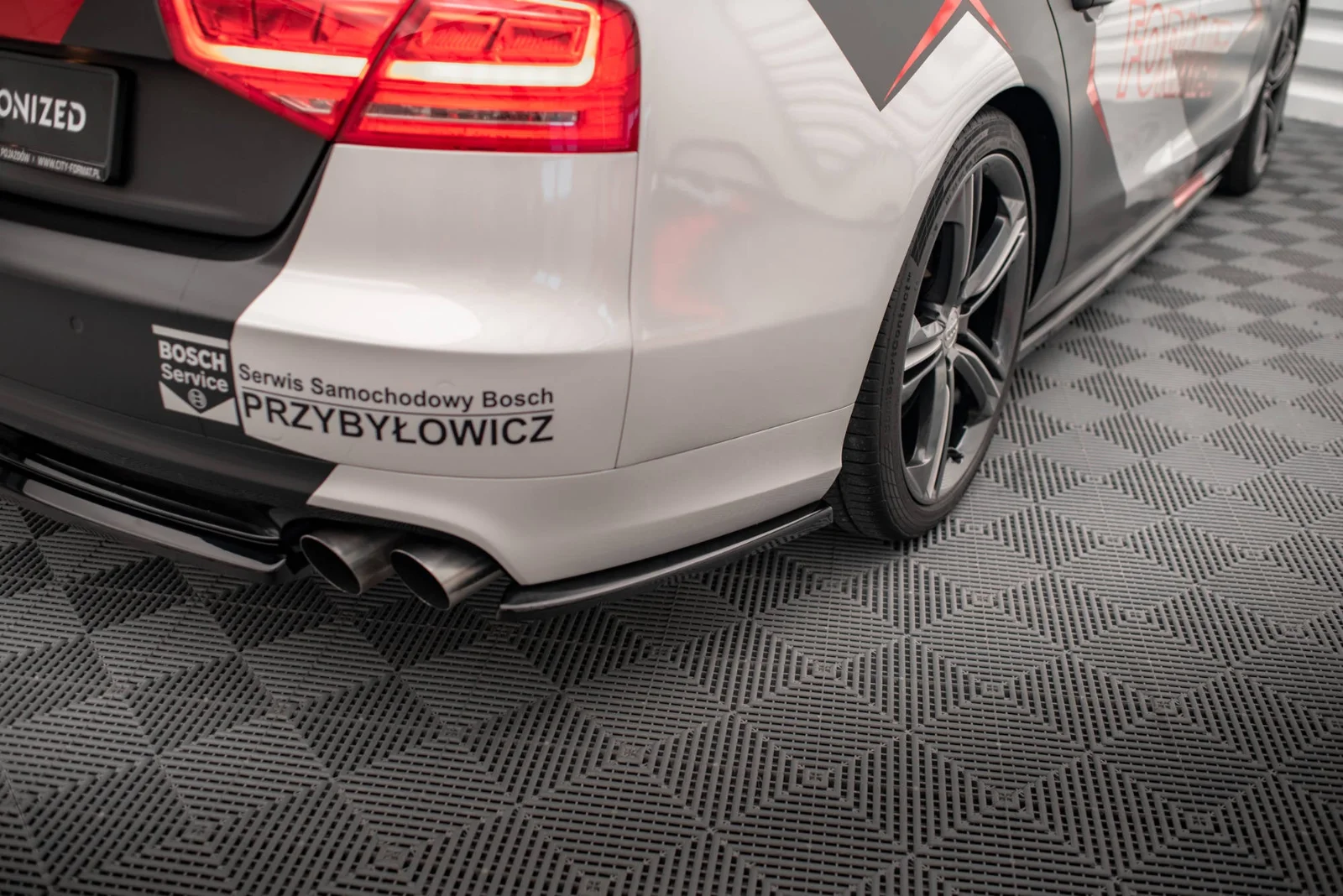 Maxton Design Heck-Seitensplitter für Audi S8 D4 – Schwarz glänzend