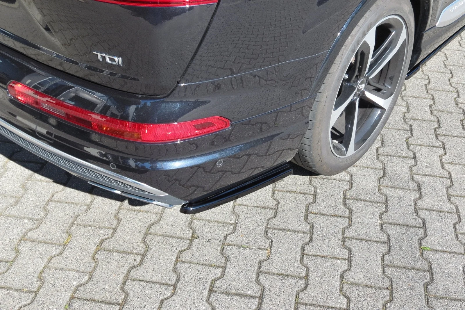Maxton Design Heck-Seitensplitter für Audi SQ7 Q7 S line Mk2 – Schwarz glänzend
