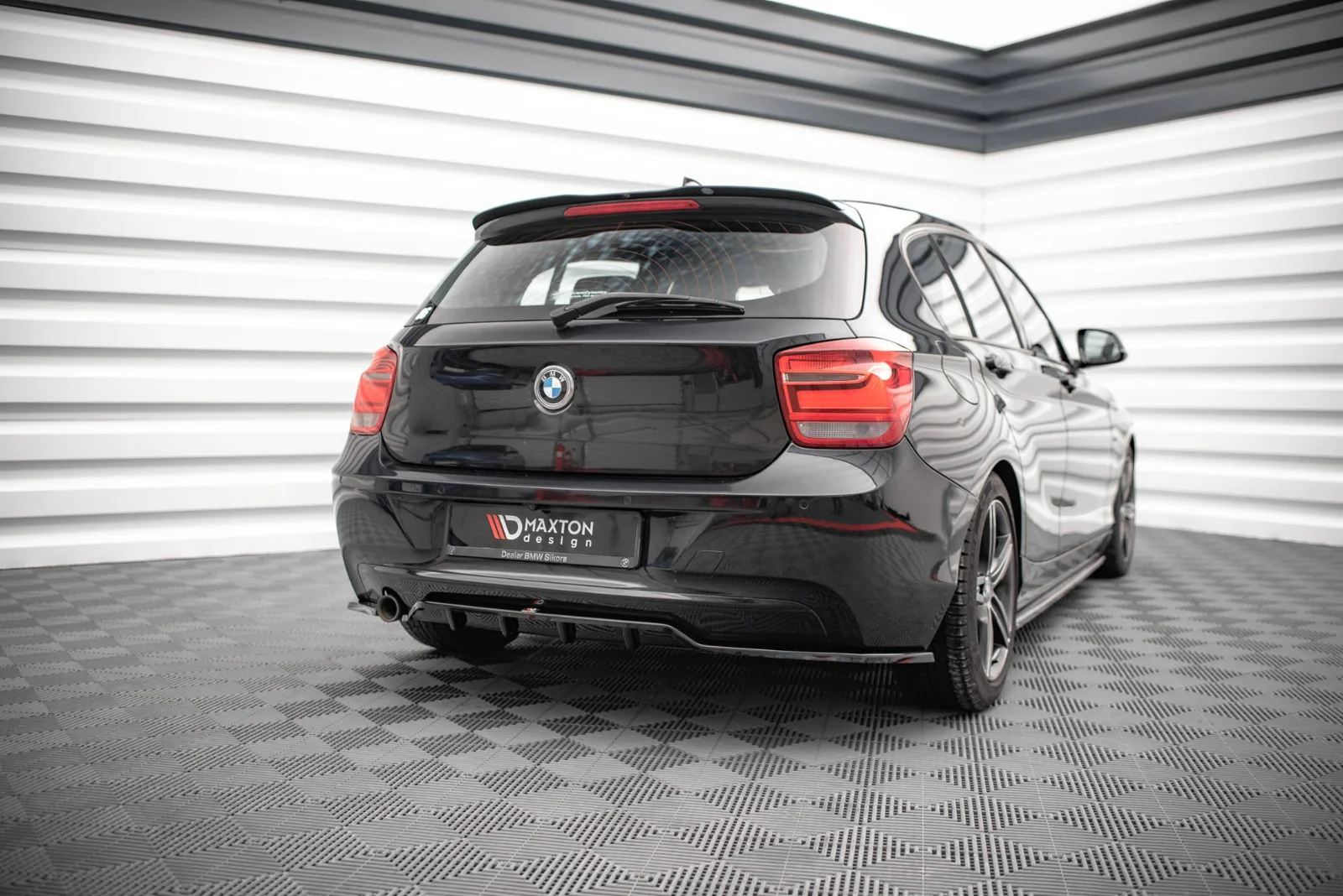 Maxton Design Heck-Seitensplitter für BMW 1er F20 – Schwarz glänzend