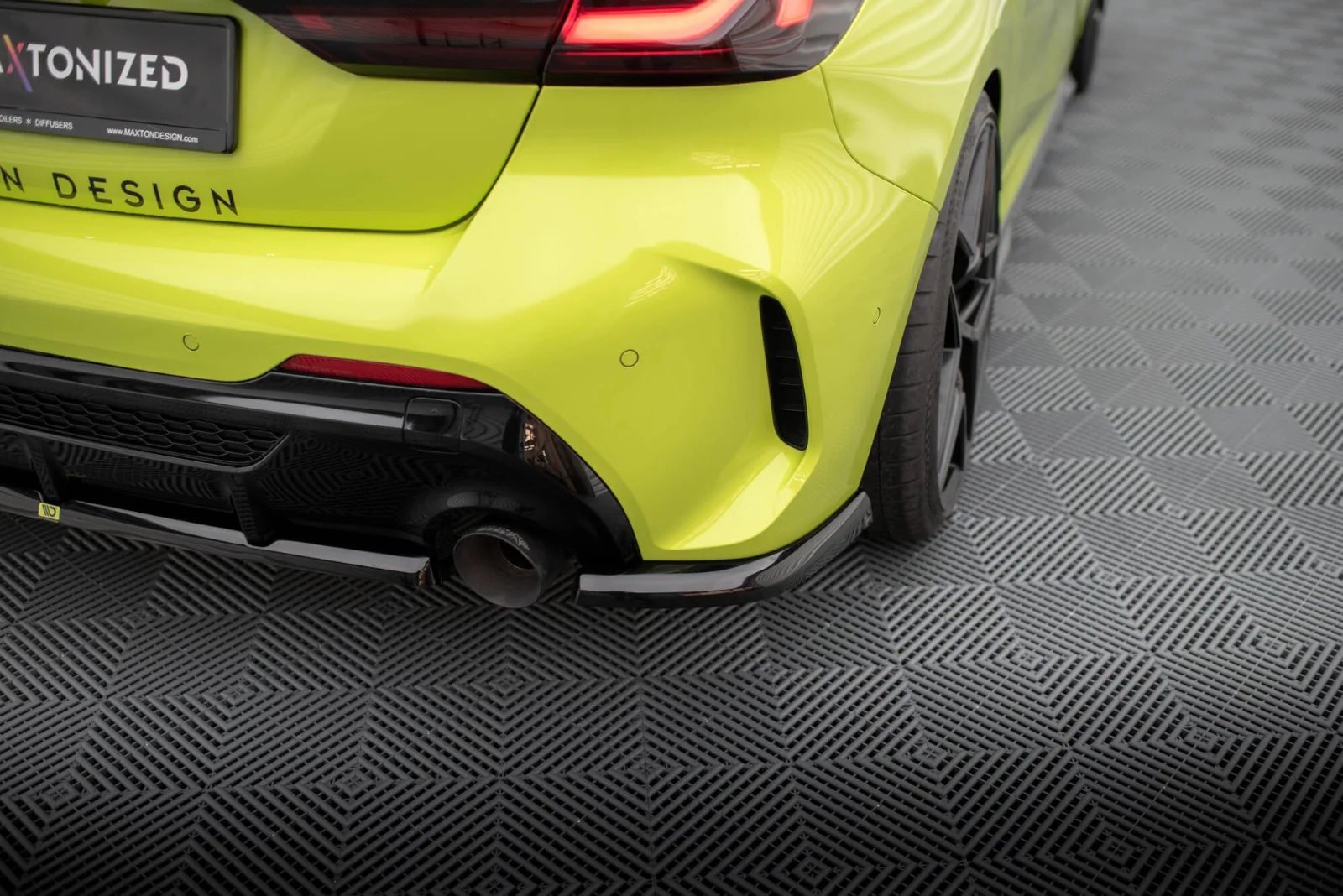 Maxton Heck-Seitensplitter für BMW 1er M-Paket M135i F40 – Schwarz glänzend – BM-1-40-M-RSD7G