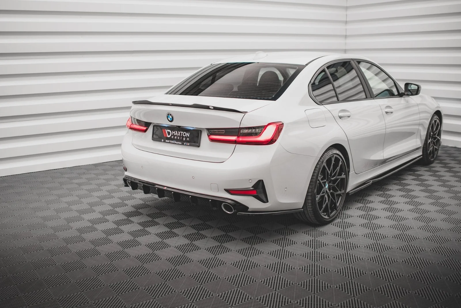 Maxton Design Heck-Seitensplitter für BMW 3er G20 G21 – Schwarz glänzend