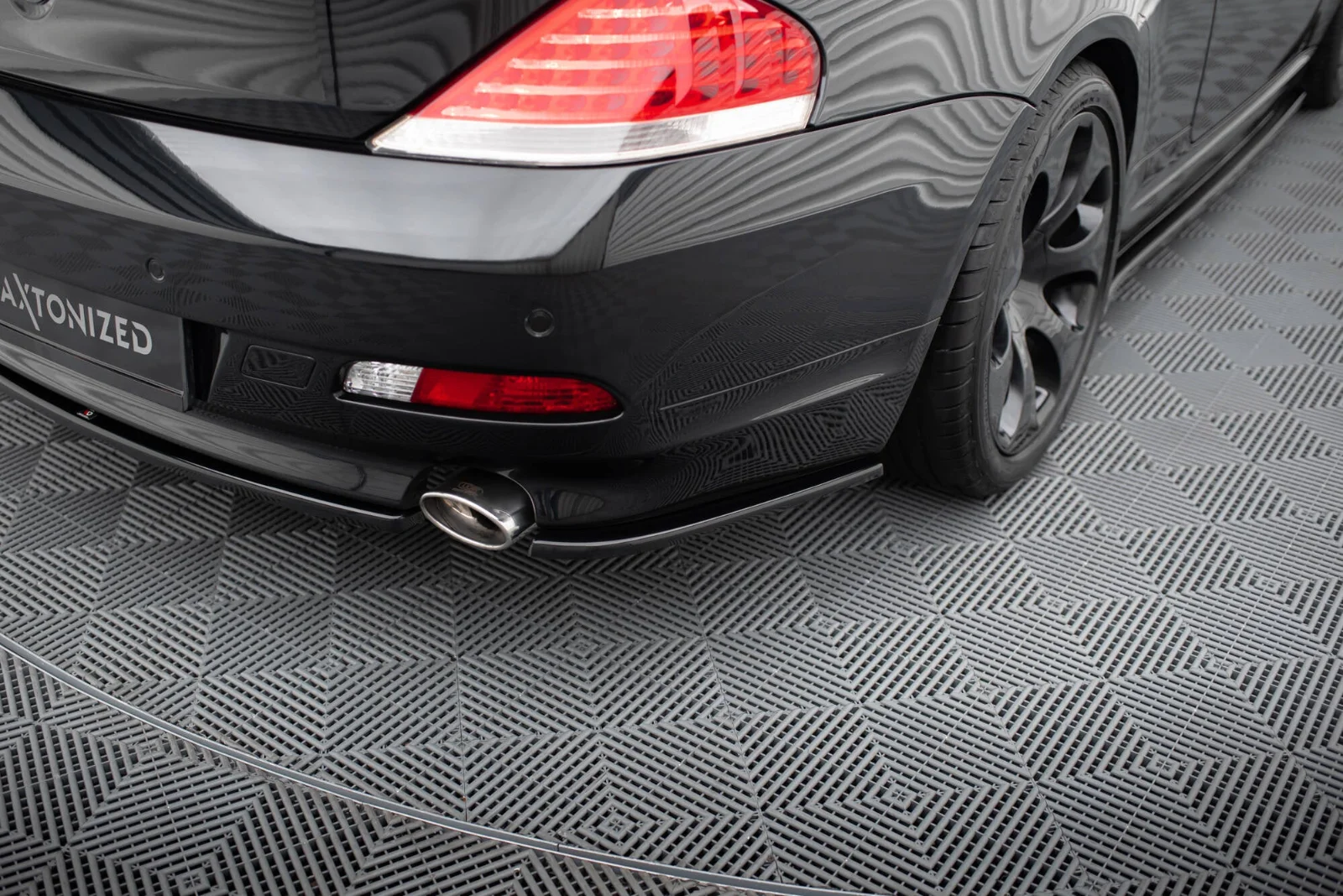 Maxton Design Heck-Seitensplitter für BMW 6er E63 E64 – Schwarz glänzend