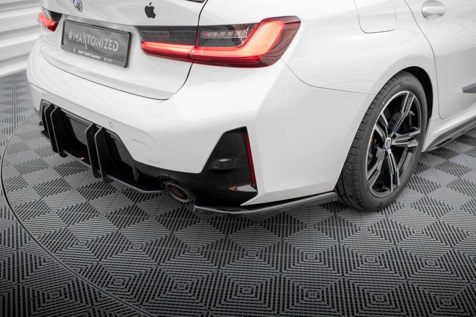 Maxton Design Heck-Seitensplitter für BMW M-Paket G20 G21 FL – Schwarz glänzend