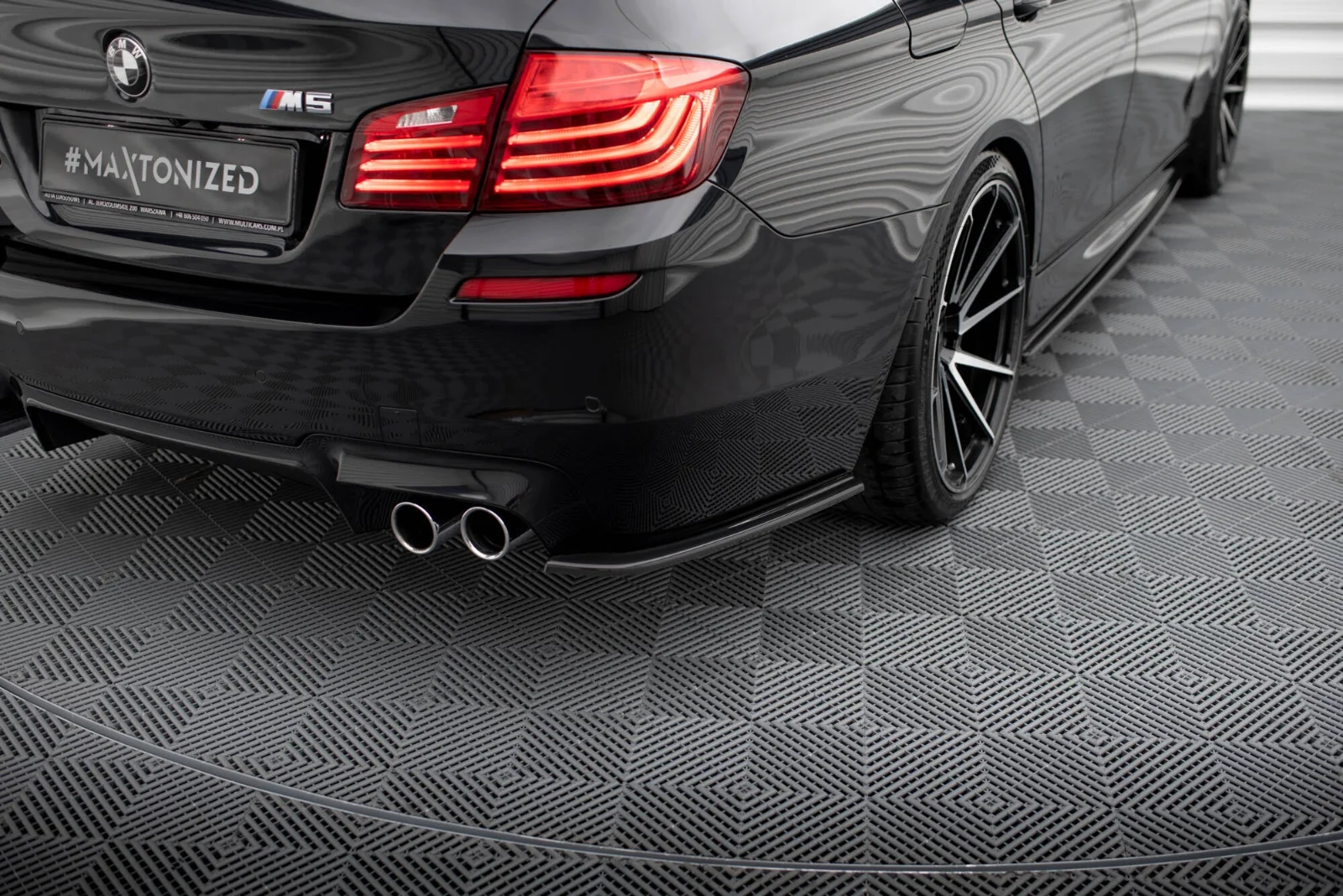 Maxton Design Heck-Seitensplitter für BMW M5 F10 – Schwarz glänzend