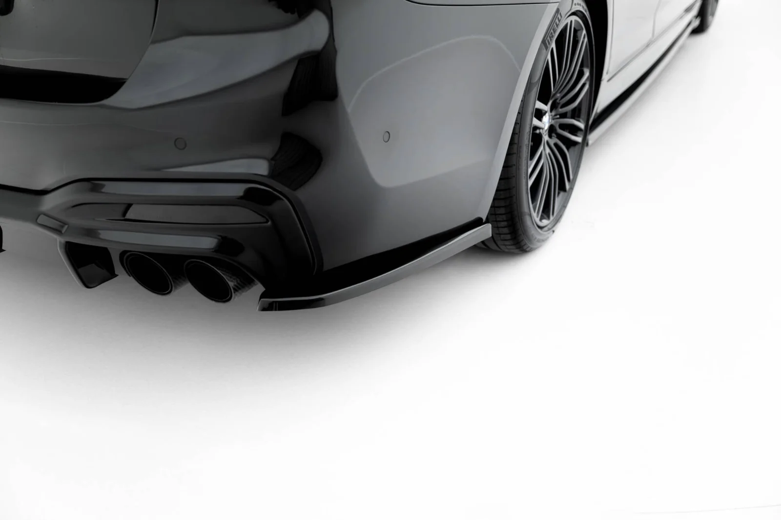 Maxton Design Heck-Seitensplitter für BMW M550i G30 – Schwarz glänzend