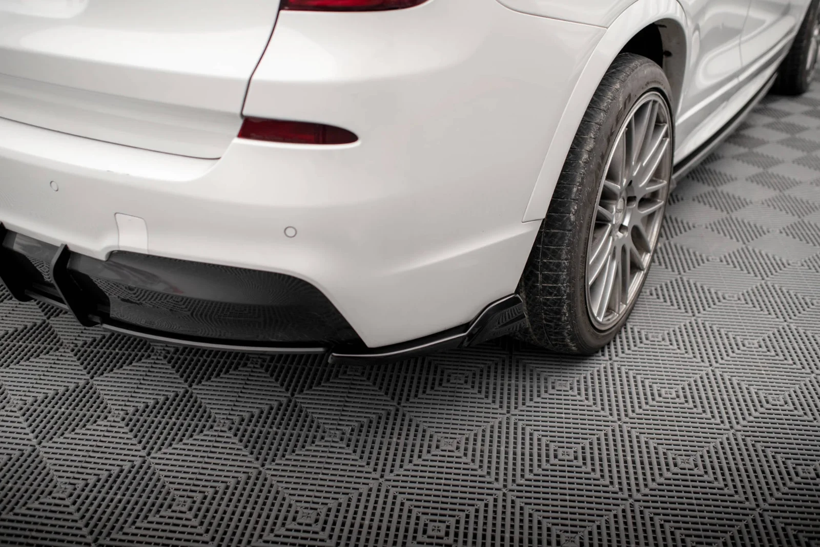 Maxton Design Heck-Seitensplitter für BMW X3 M-Paket F25 – Schwarz glänzend
