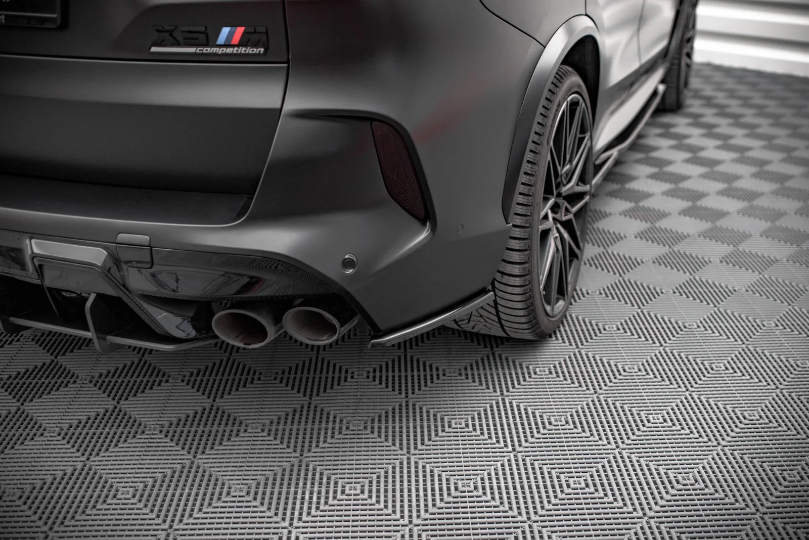 Maxton Design Heck-Seitensplitter für BMW X5M F95 FL – Schwarz glänzend