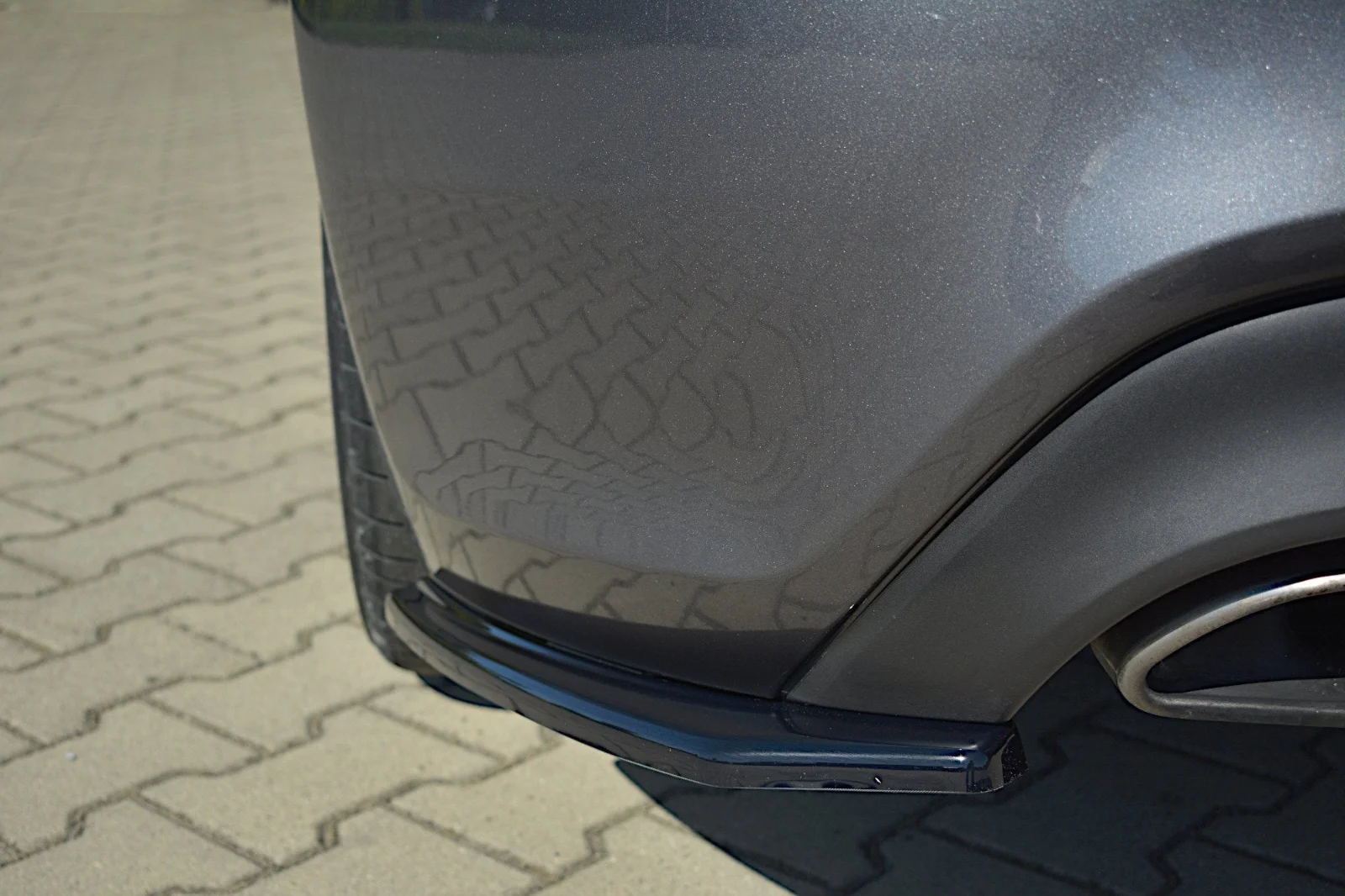 Maxton Design Heck-Seitensplitter für Hyundai Genesis Mk1 – Schwarz glänzend