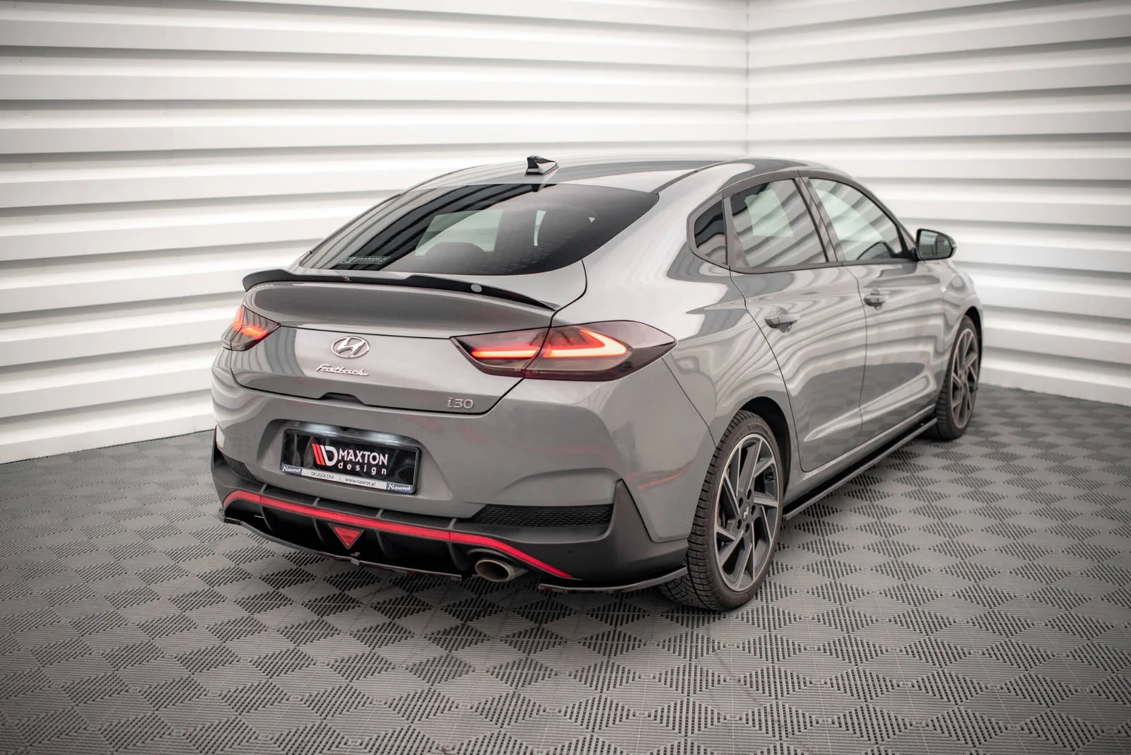 Maxton Heck-Seitensplitter für Hyundai i30 N-Line Mk3 FL – Schwarz glänzend