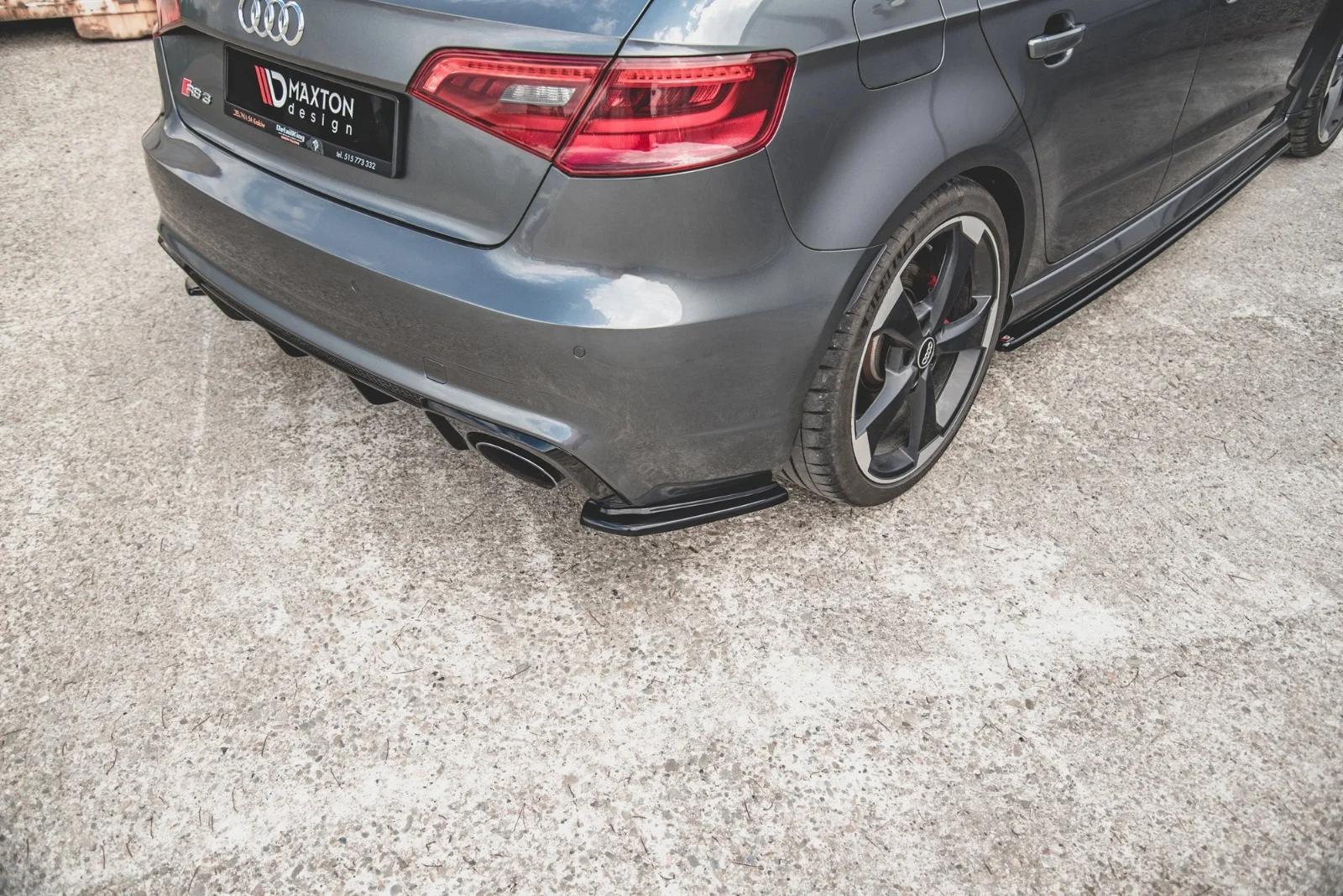 Maxton Design Heck-Seitensplitter V.1 für Audi RS3 8V – Schwarz glänzend