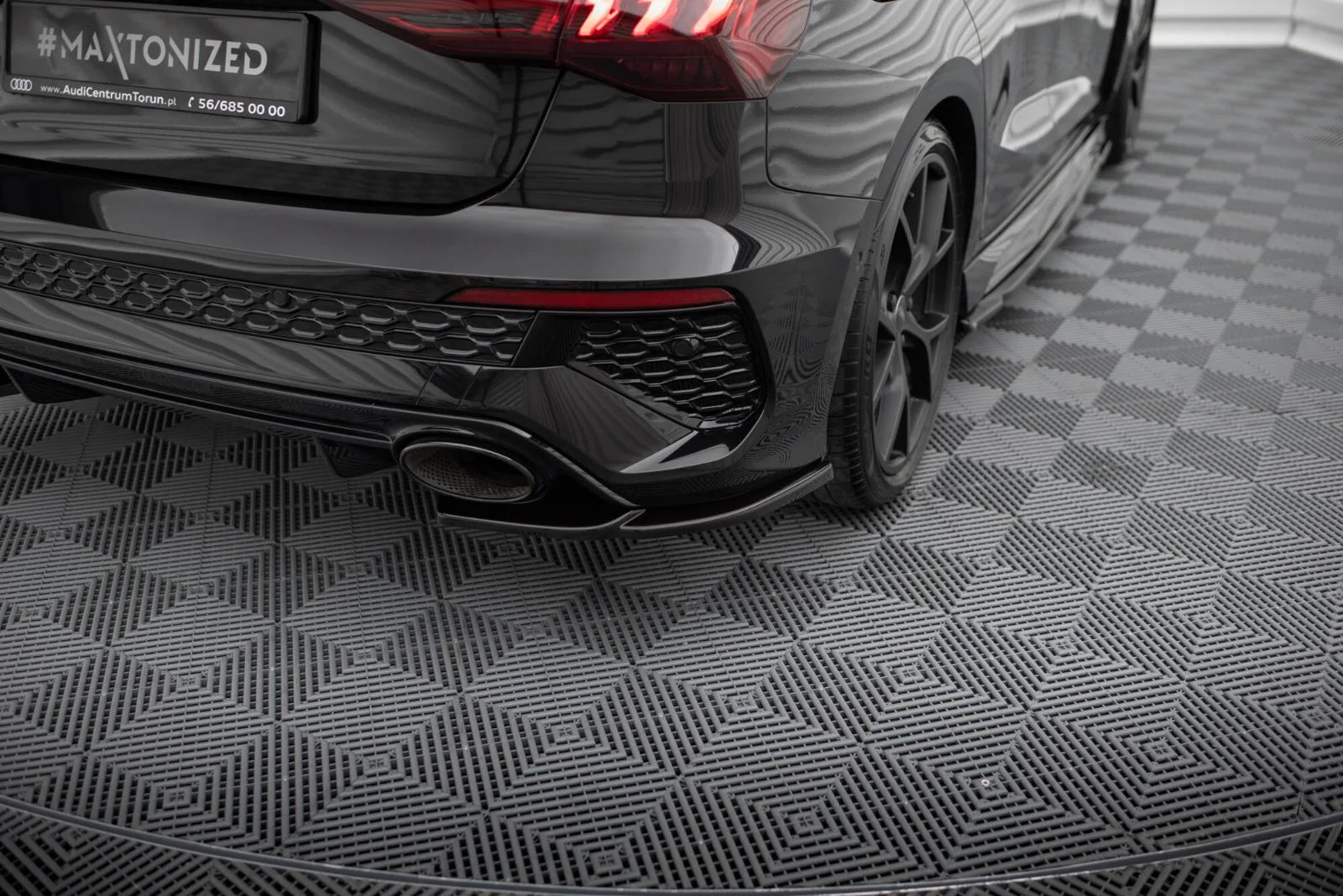 Maxton Design Heck-Seitensplitter V.1 für Audi RS3 8Y – Schwarz glänzend