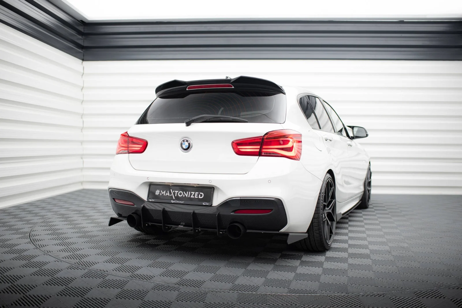 Maxton Heck-Seitensplitter V.1 BMW 1er F20 F21 M-Power FL – Schwarz glänzend/matt