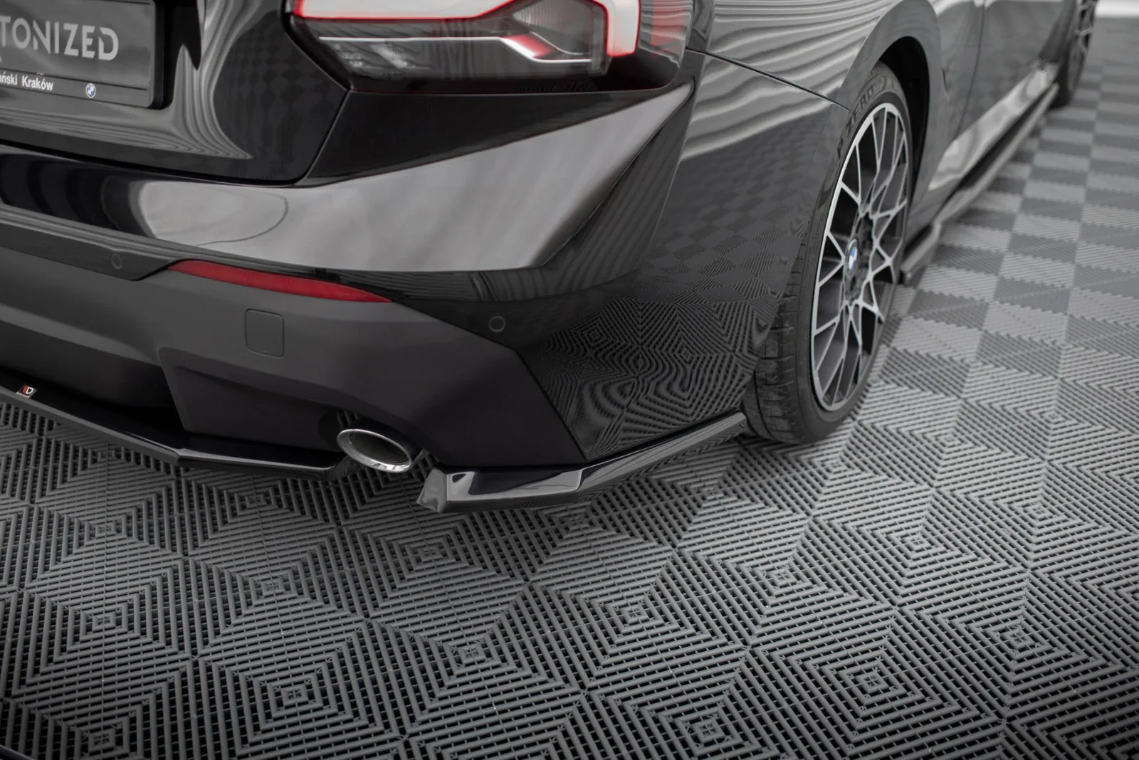Maxton Design Heck-Seitensplitter V.1 für BMW 2er G42 – Schwarz glänzend