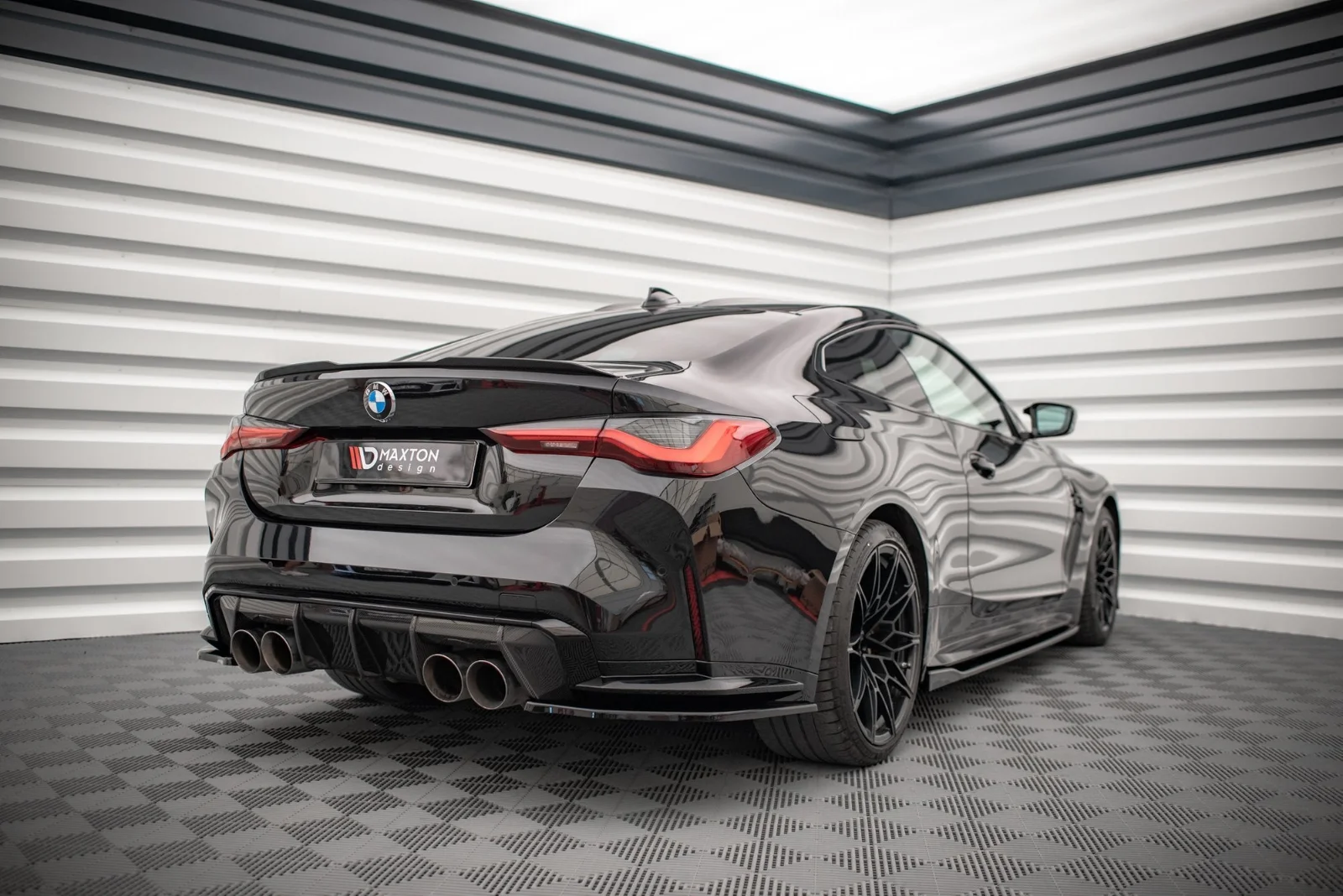 Maxton Design Heck-Seitensplitter V.1 für BMW M4 G82 FL – Schwarz glänzend