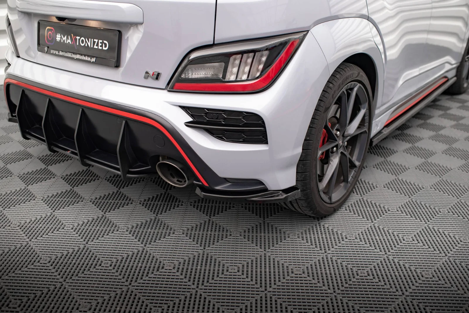 Maxton Design Heck-Seitensplitter V.1 für Hyundai Kona Mk1 – Schwarz glänzend