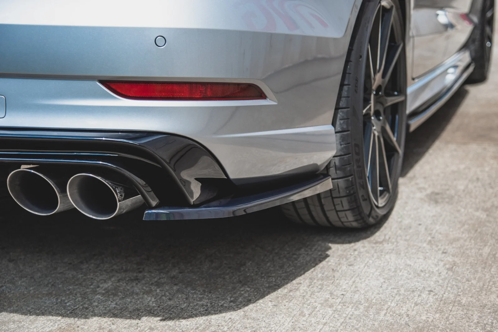 Maxton Design Heck-Seitensplitter V.2 für Audi S3 8V FL – Schwarz glänzend