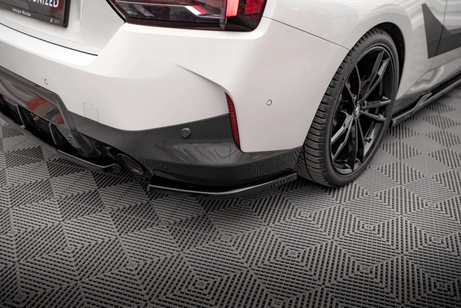 Maxton Heck-Seitensplitter V.2 für BMW 2er M-Paket G42 – Schwarz glänzend – BM-2-42-MPACK-RSD2G