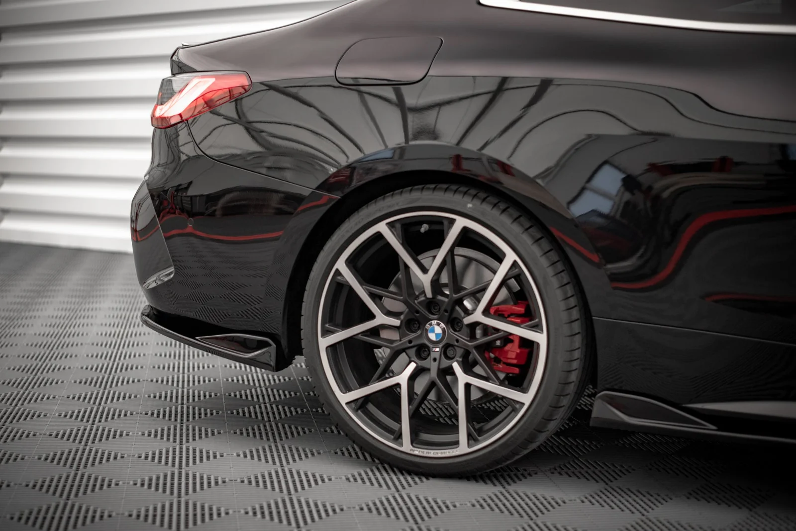Maxton Heck-Seitensplitter V.2 BMW 4er M-Paket G22 G23 FL – Schwarz glänzend
