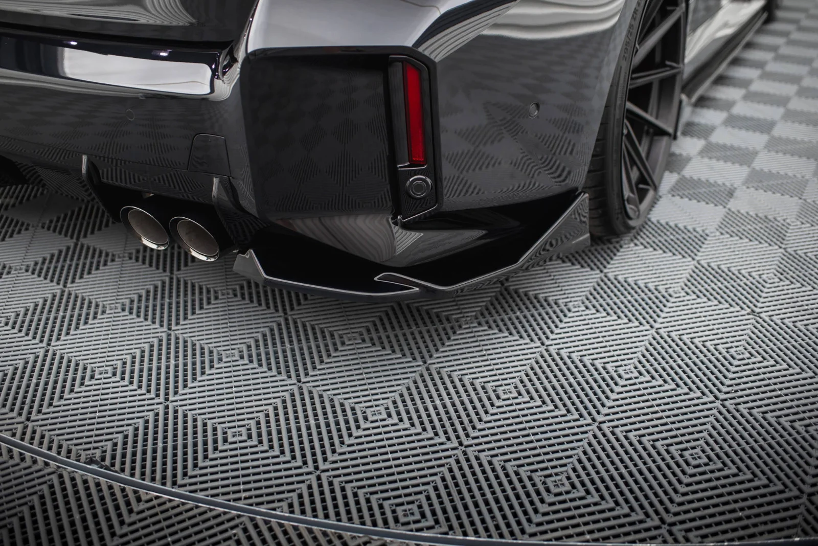 Maxton Design Heck-Seitensplitter V.2 für BMW M2 G87 – Schwarz glänzend