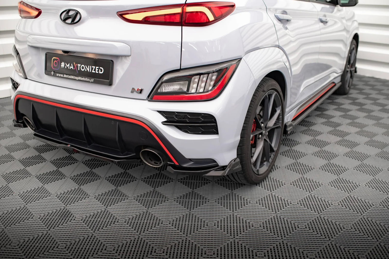 Maxton Design Heck-Seitensplitter V.2 für Hyundai Kona N Mk1 – Schwarz glänzend