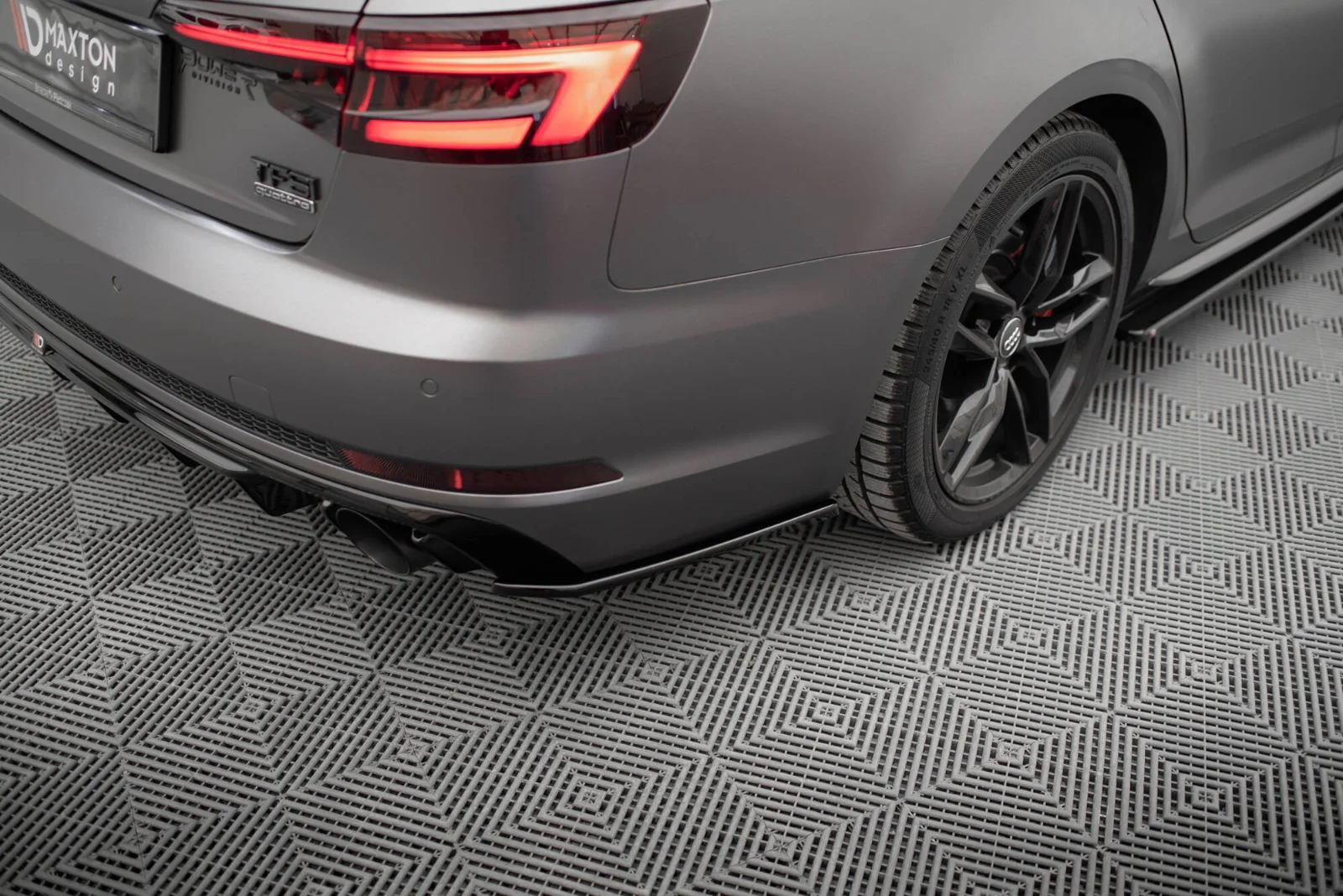 Maxton Design Heck-Seitensplitter V.3 für Audi A4 S line B9 – Schwarz glänzend