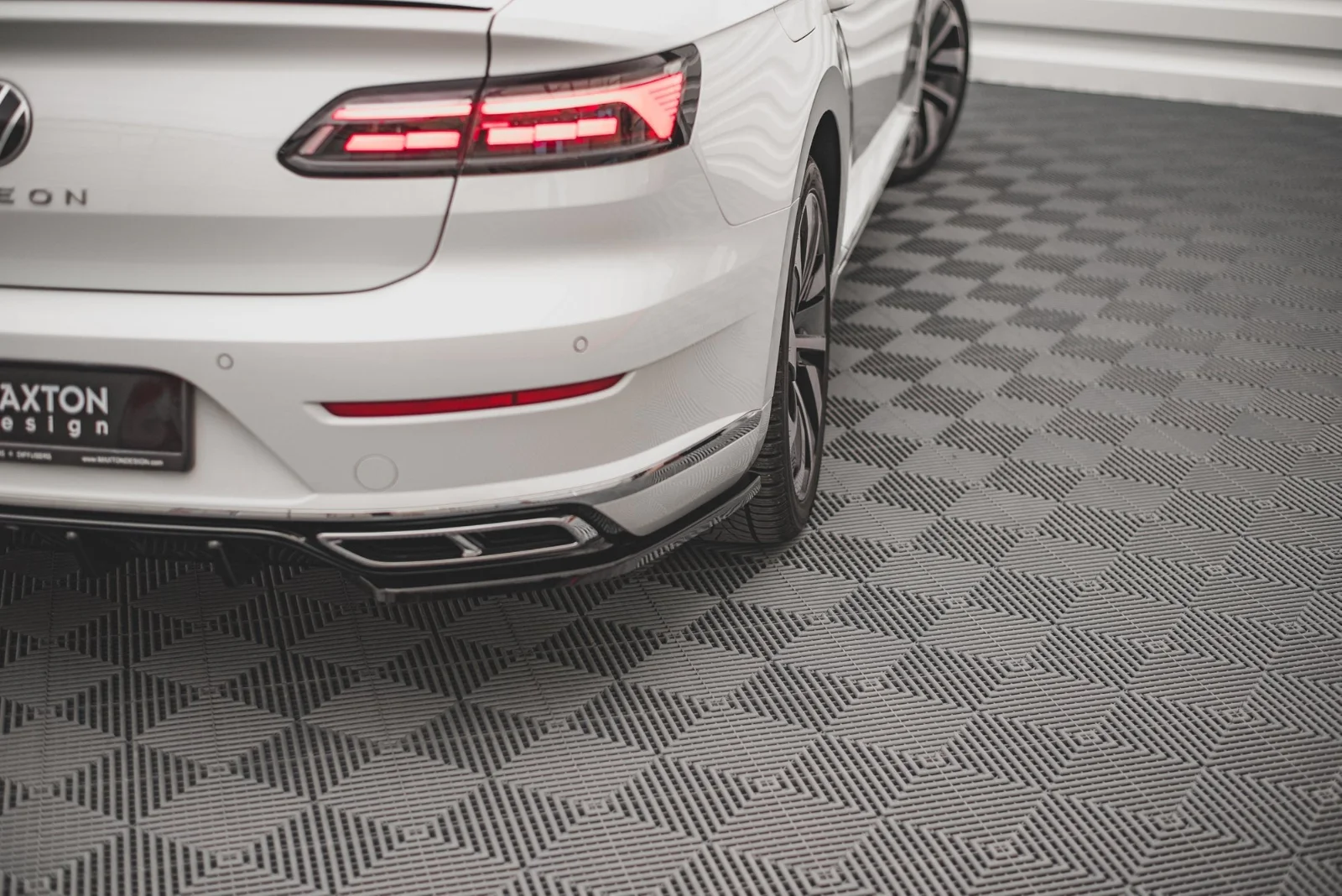 Maxton Heck-Seitensplitter für VW Arteon R-Line Mk1 FL – Schwarz glänzend