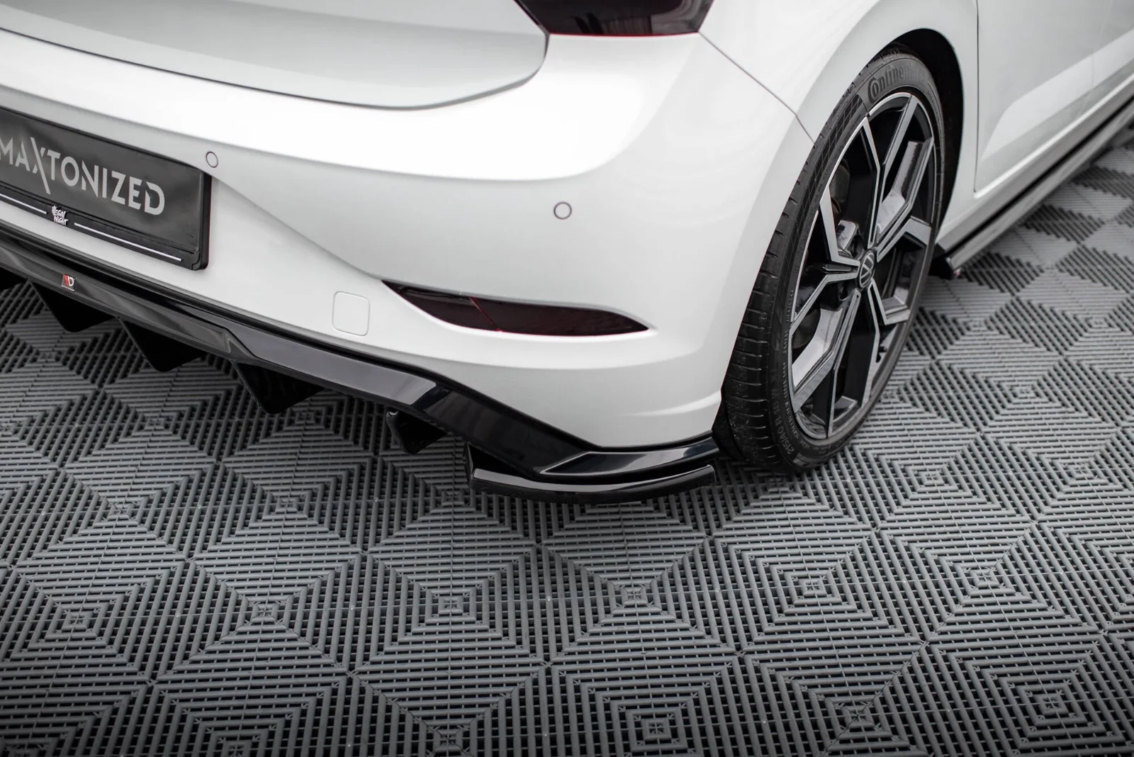 Maxton Design Heck-Seitensplitter für VW Polo GTI Mk6 FL – Schwarz glänzend