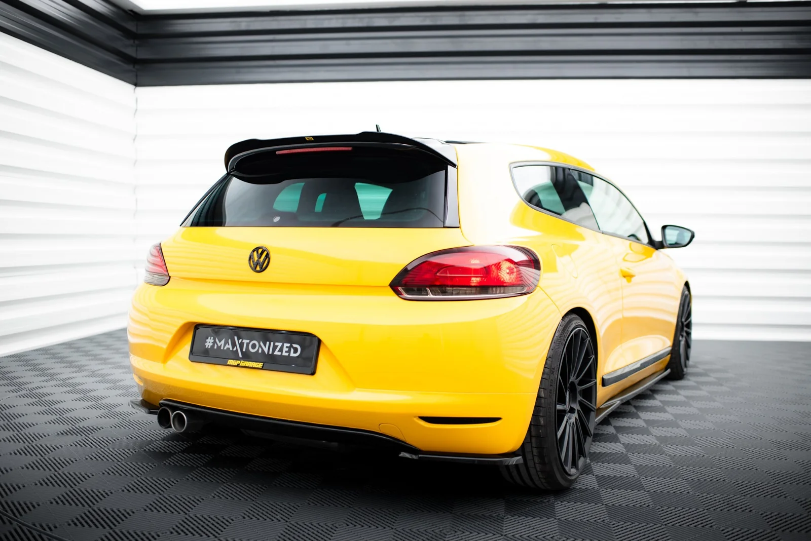 Maxton Design Heck-Seitensplitter für VW Scirocco Mk3 – Schwarz glänzend