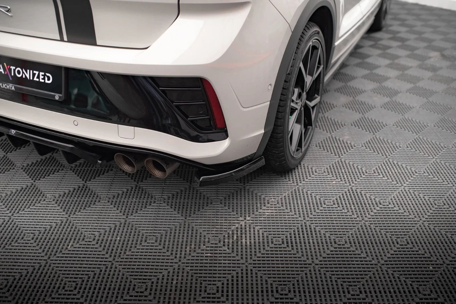 Maxton Heck-Seitensplitter für VW T-Roc R R-Line Mk1 FL – Schwarz glänzend