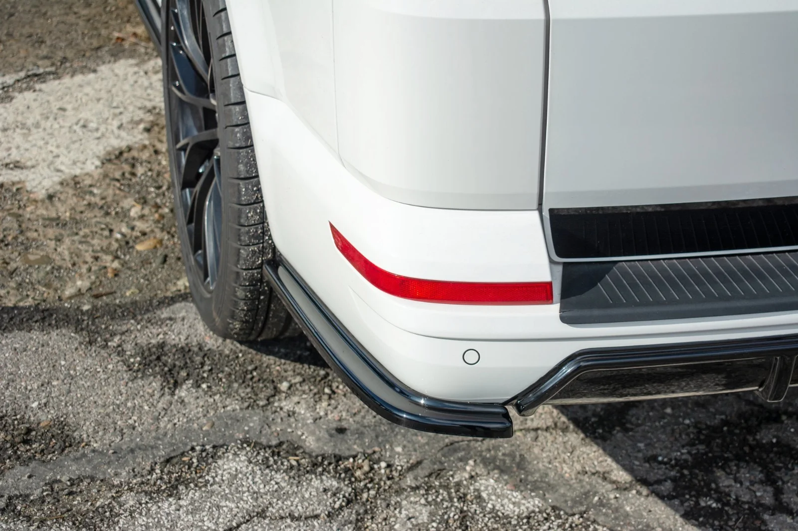 Maxton Design Heck-Seitensplitter für VW T6 T6.1 – Schwarz glänzend