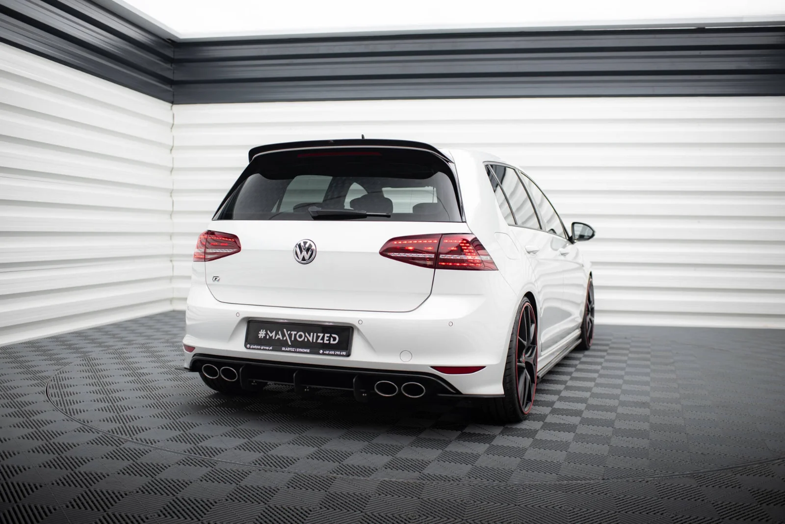 Maxton Design Heckdiffusor für VW Golf 7 R – Schwarz matt