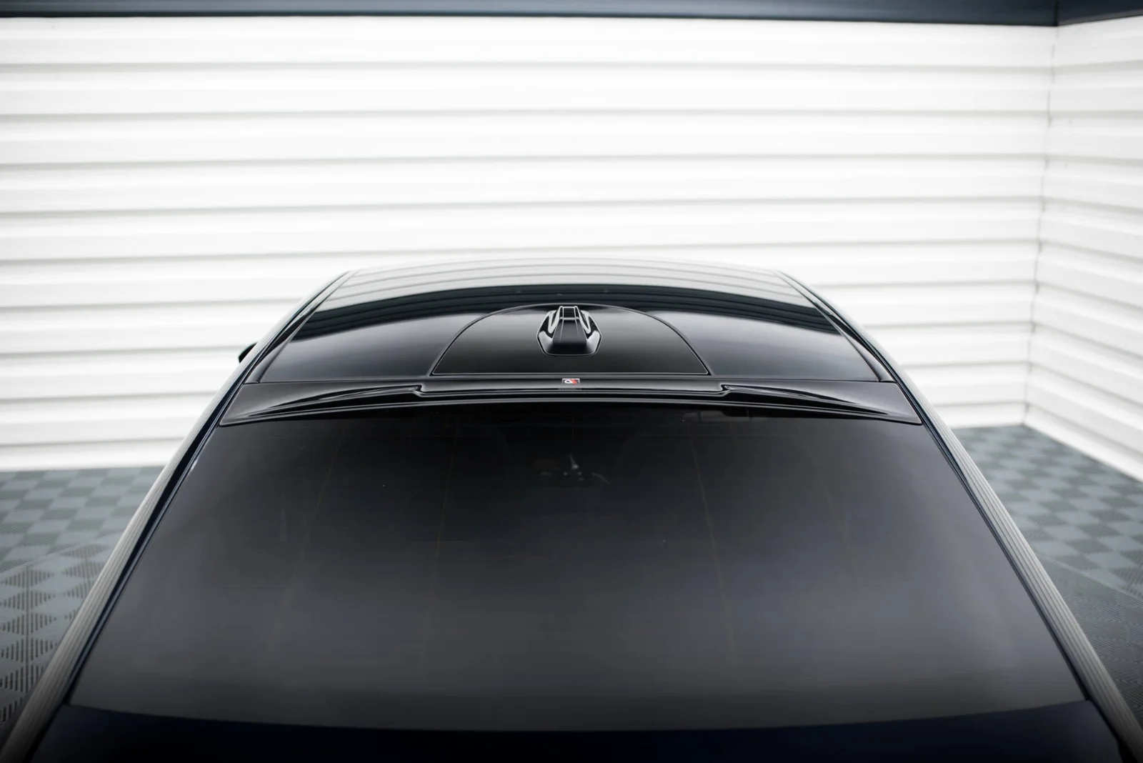Maxton Heckscheiben-Spoiler BMW 5er i5 M-Paket G60 M5 G90 – Schwarz glänzend