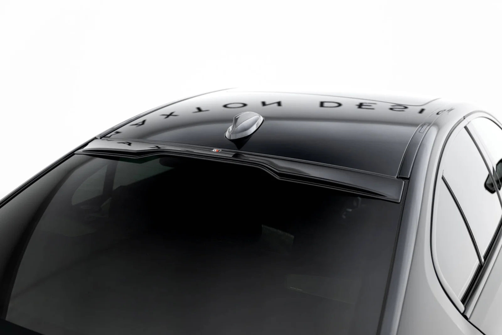 Maxton Heckscheiben-Spoiler für BMW M550i 5 M-Paket G30 – Schwarz glänzend