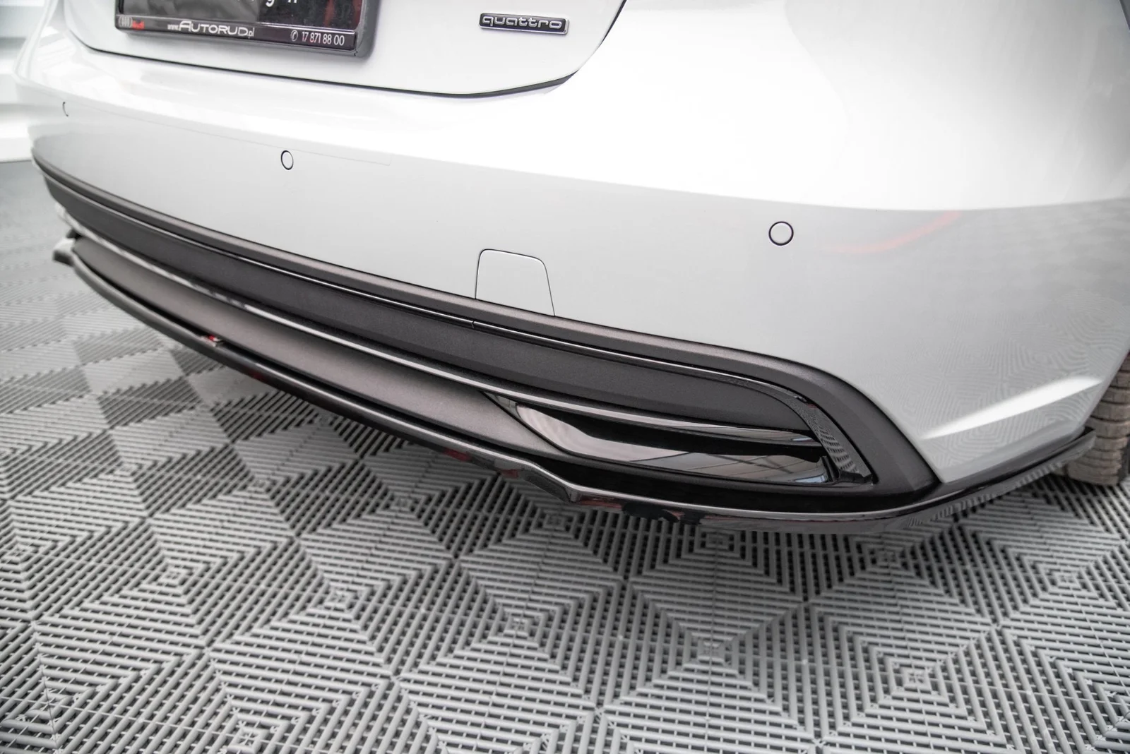 Maxton Design Hecksplitter für Audi A7 C8 – Schwarz glänzend