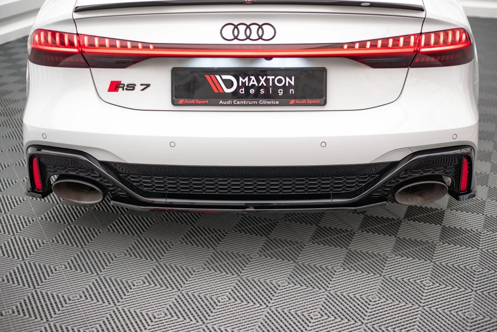 Maxton Design Hecksplitter für Audi RS7 C8 RS6 FL – Schwarz glänzend